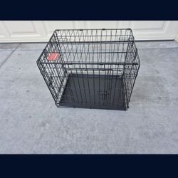 24" L  X  18"  W  X 19" H // Folding Wire Dog Crate In Good Condition 