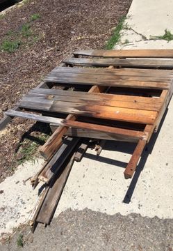 Pallets fire wood bonfire