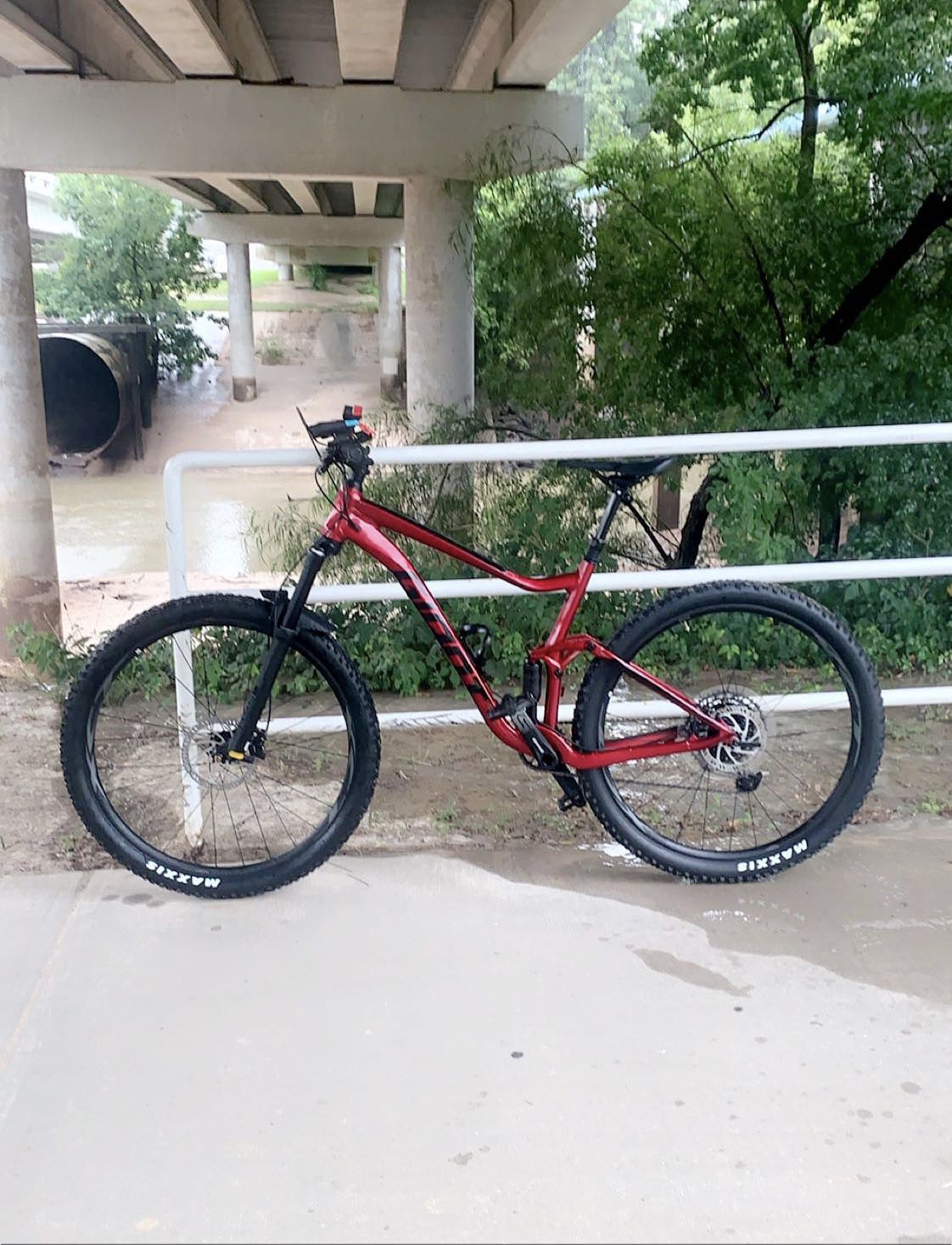 2020 Giant stance 2 29Er with drop post