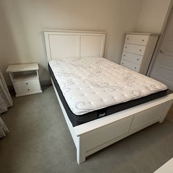 Ashley furniture Queen bedroom set