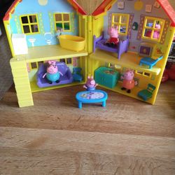 Peppa Pig Playhouse , Furniture & Family 