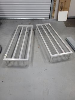 Raised Storage Racks (2l