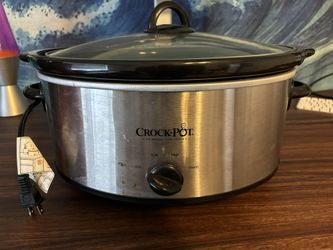 7 Quart Crock Pot - Never Used $10
