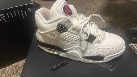 Jordan 4s