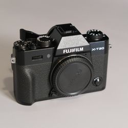 Fujilfilm X-T20 Body, Battery, and Charger