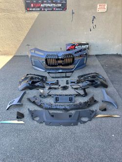 For BMW G70 740i 760i i7 M70 front Bumper complete 2023-2027 7 series M sport style