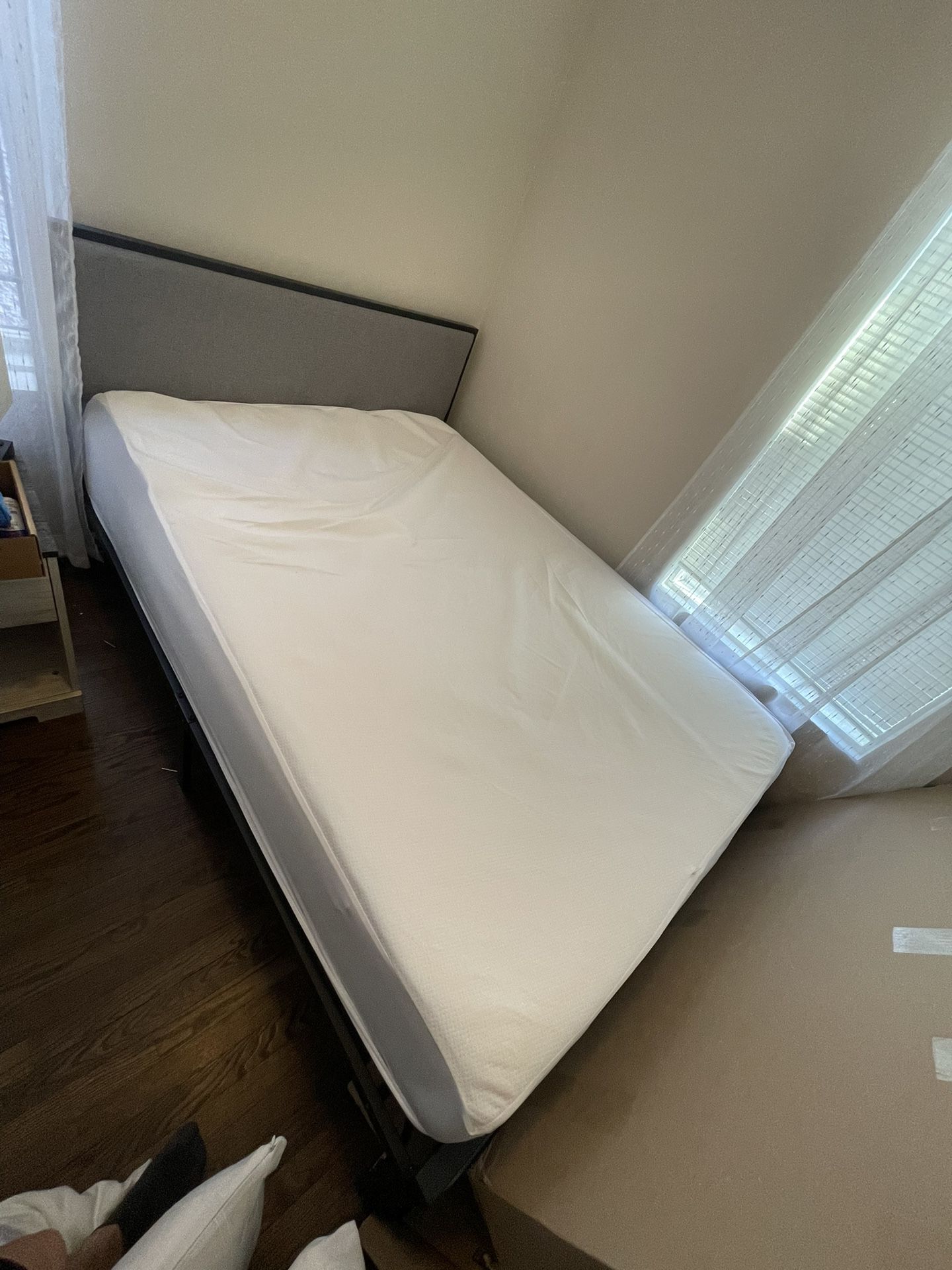 Full size bed Frame And Matress