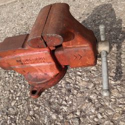 Craftsman 3-1/2" Jaw Bench Vise Swivel Base