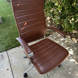 Brick Red / Mahogany Swivel Office Chair 