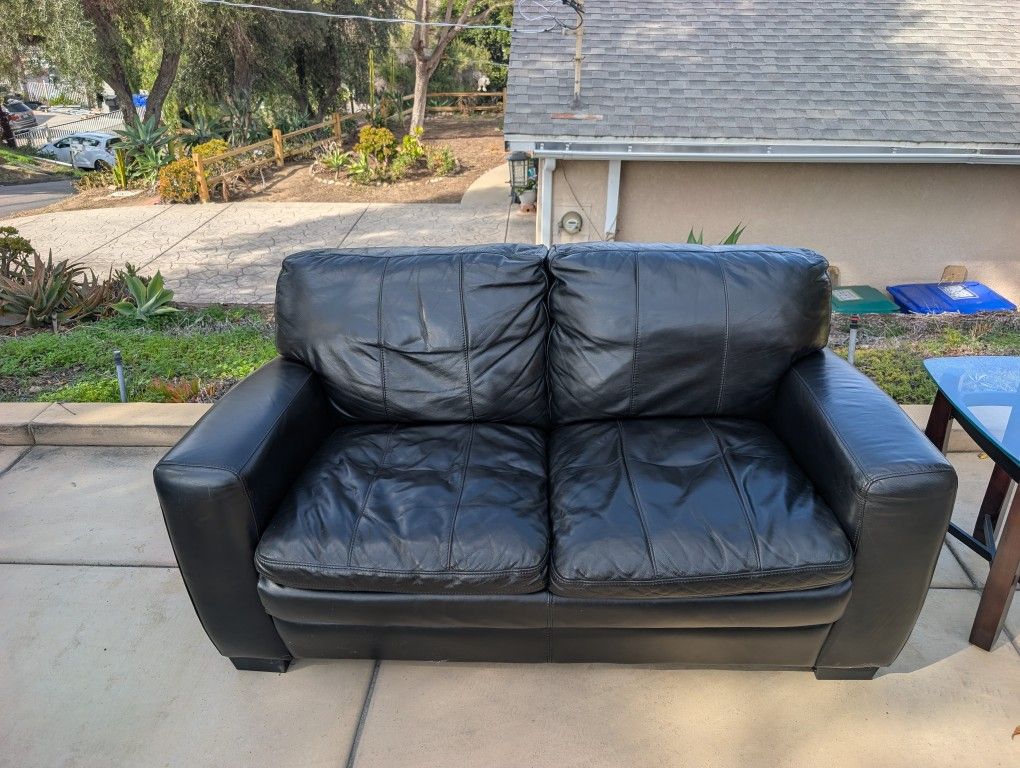 Black Leather Loveseat – Comfortable, Modern
