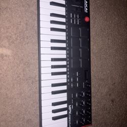 Akai Pro MPK Mini Plus