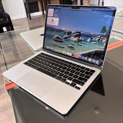 Apple 13” MacBook Air M3 Chip 16GB Ram 512SSD! 90 day warranty! We offer financing!