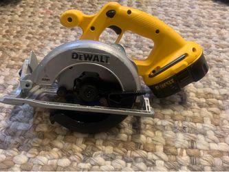 Dewalt 18V Saw W/ Battery