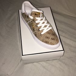 Guess Women’s Lace-up Sneakers