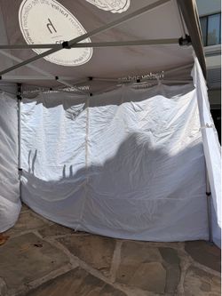 Side panels for pop-up tent