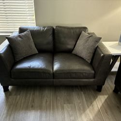 LEATHER LOVESEAT  COUCH SOFA
