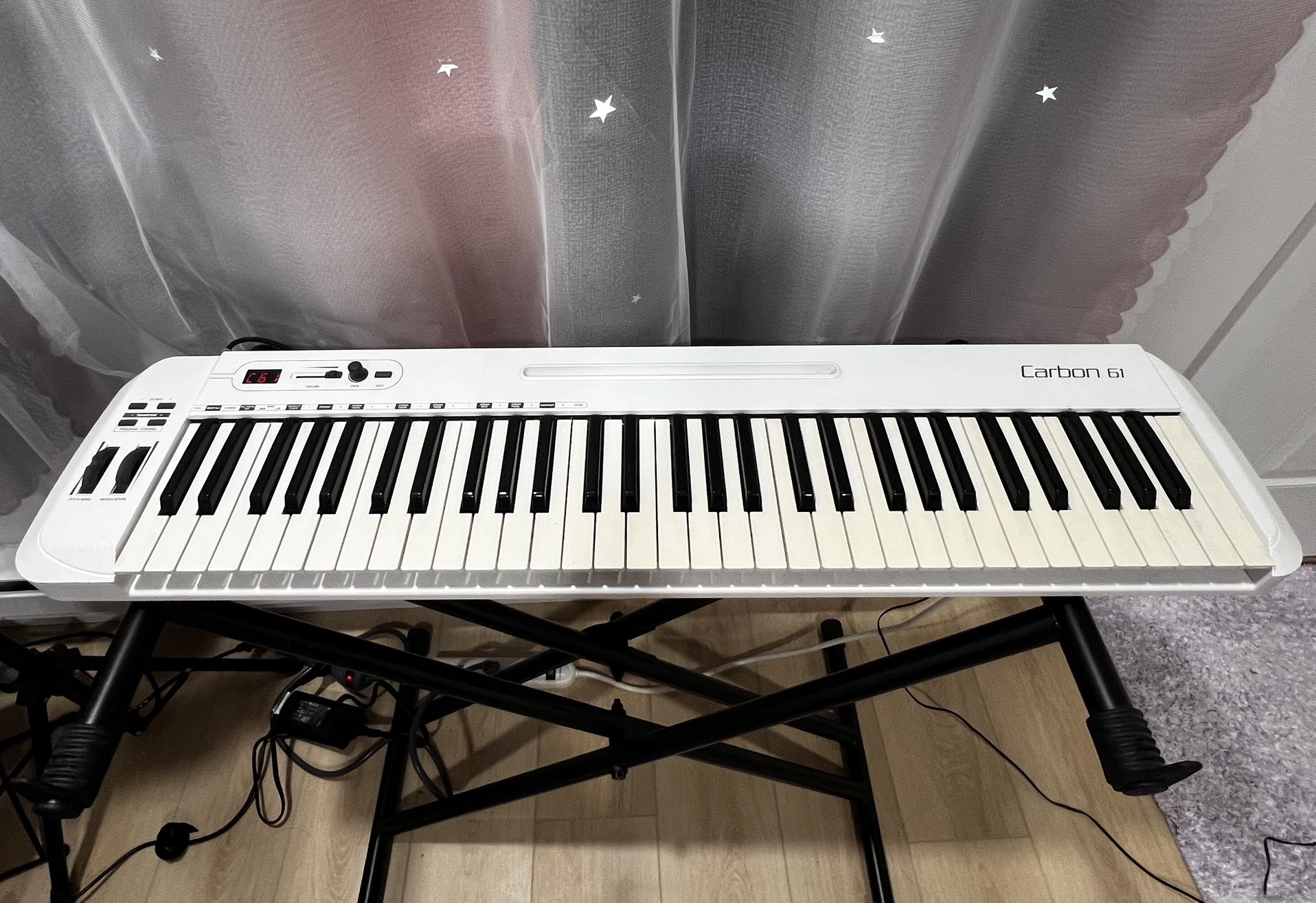 Samson Carbon 61 Key USB MIDI DJ Keyboard Controller(NOT INCLUDED STAND)