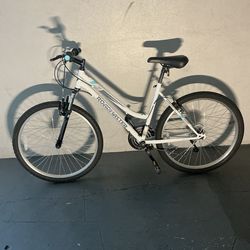 BICYCLE ROADMASTER 18 SPEED SIZE 26 BRAND NEW