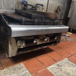 Commercial Gas Charbroiler / Grill