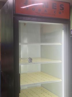 Jones  beverage air 27 Cubic Feet Glass Door Commercial Merchandiser Cooler