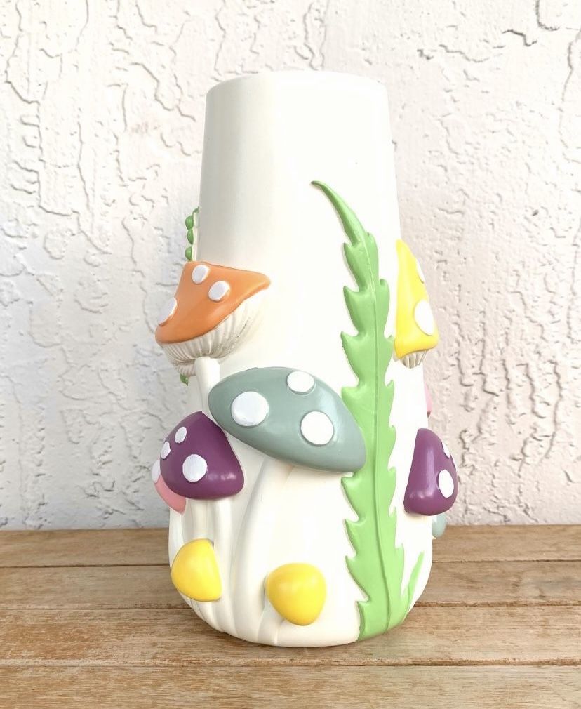 GUGUGO VASE ($15.00 Each)🌷 Both For $30.00🌸Please Read Description 🌷 GUGUGO Is The Name Brand