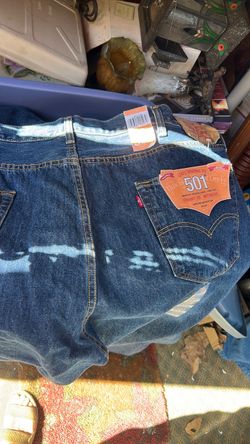 New Levi’s with tag size 4829 straight leg button fly