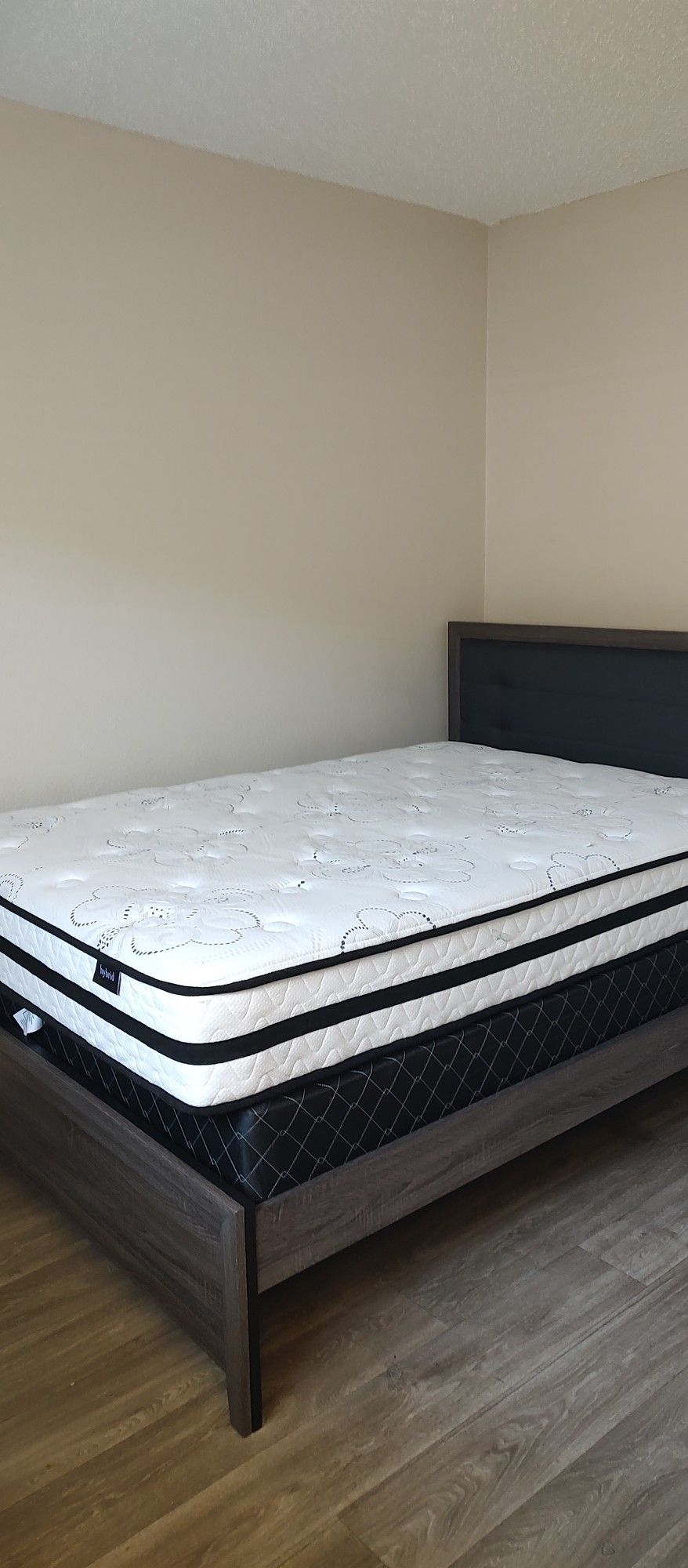 Full Bedroom Set With Mattress