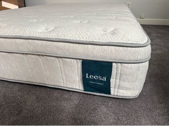 Brand New Queen size mattress queen mattress pillow top mattress Leesa free delivery