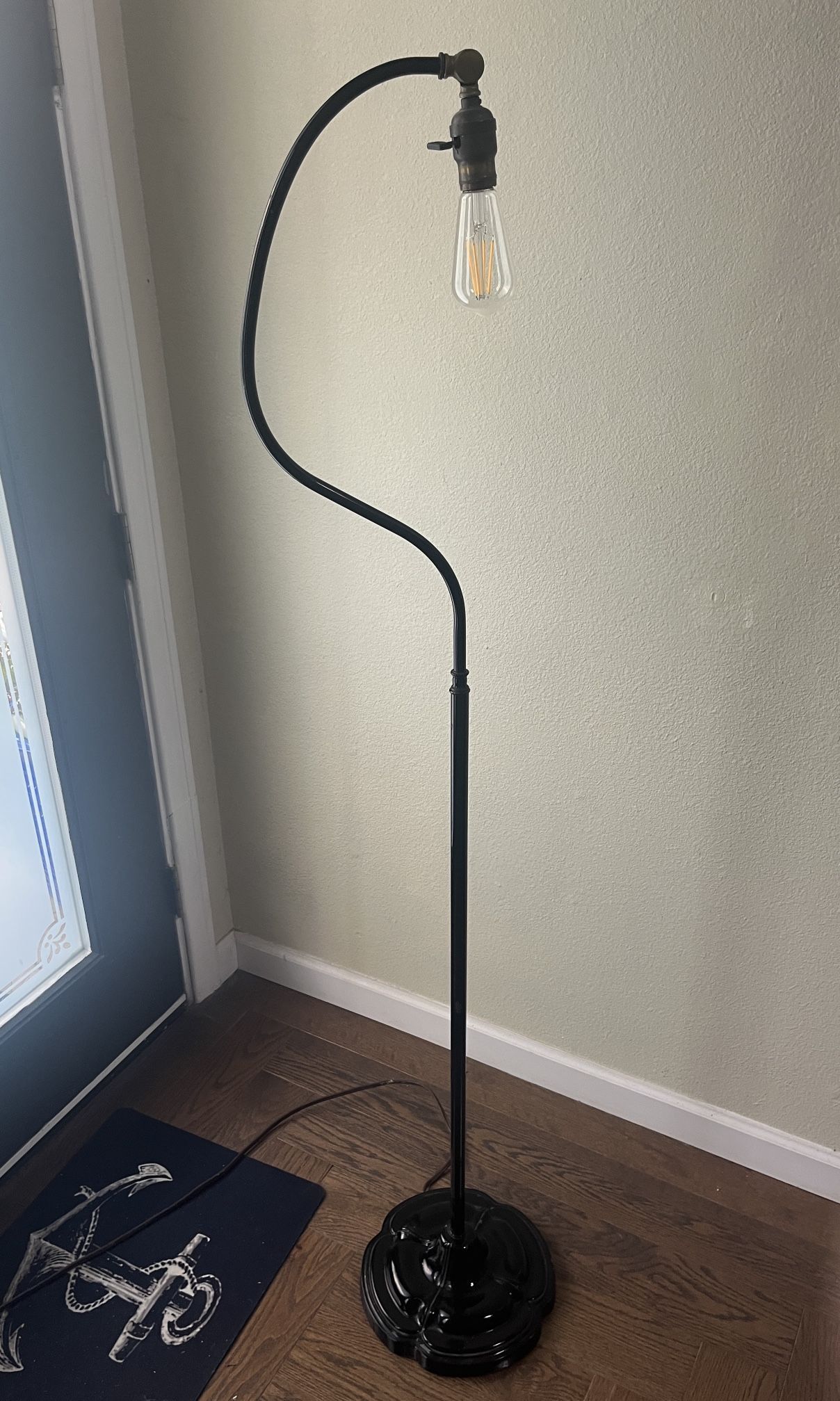Antique Pole Lamp, Black