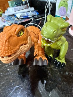 2 Dinosaurs