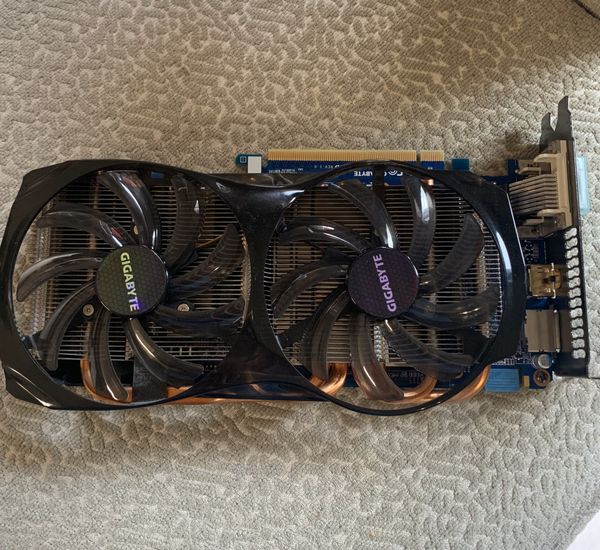 Gigabyte Windforce Graphic card gamer D33006 2gb for Sale in Alafaya