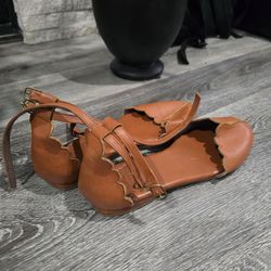 ELF sandals size 9
