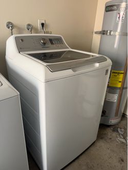 GE Washer & Hotpoint Electric Dryer Set – Excellent Condition – Works Perfect!
