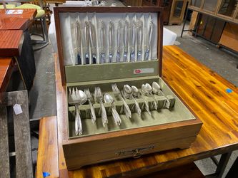 1847 ROGERS BROS Garland Silver Plated Flatware