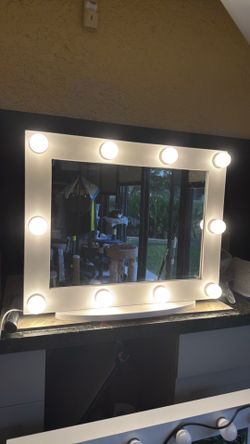 Vanity mirror