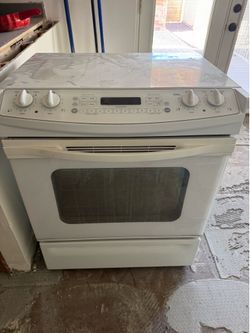 Frigidaire Gallery electric convection range for sale
