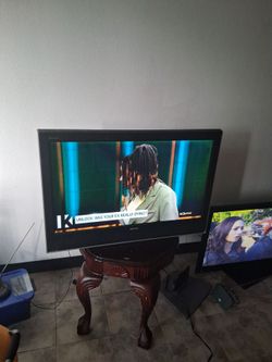 2 TVs