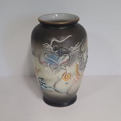 Beautiful Vintage Small 1950s Dragon Porcelain Japanese Vase 