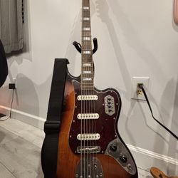Squier Bass VI