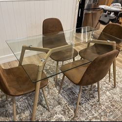 Beautiful Dining Room Table With Four Chairs 