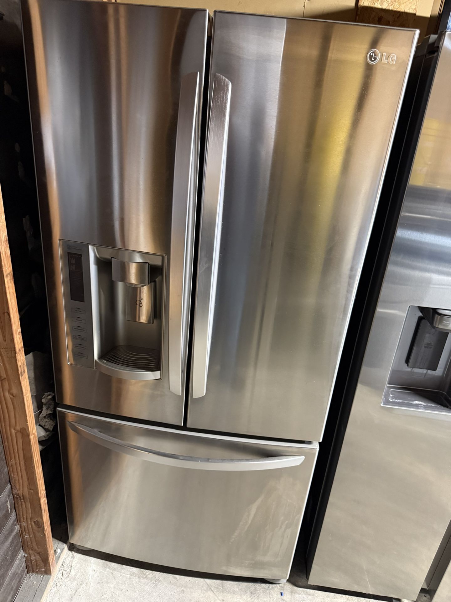 LG Refrigerator 33” Wide We Deliver