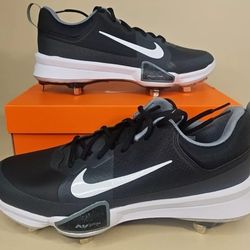 Brand New Nike Trout 9
Pro Metal Baseball Cleats Black White Men
Sizes 7, 7.5, 8
