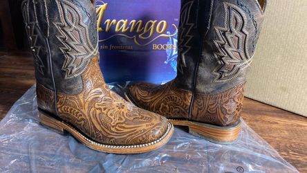 Arango boots for little kids SIZE 8 1/2