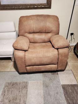 Cheir like new $60