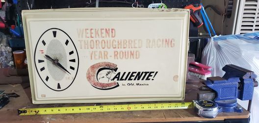 Vintage Caliente Clock