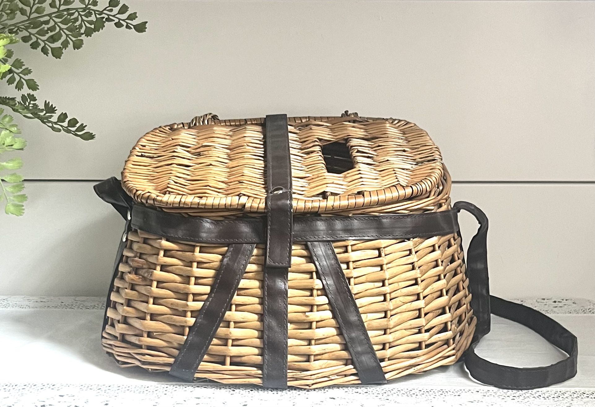 Wicker & Faux Leather Antiqued Woven Fly Fishing Creel Fish Basket Home  Decor for Sale in Gilbert, AZ - OfferUp