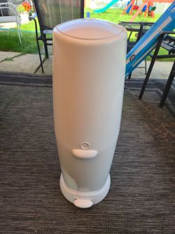 Playtex Diaper Genie Elite Hands-Free Diaper Pail