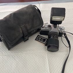 Vintage Mamiya/Sekor 500TL camera 