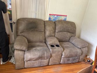 RECLINING COUCH