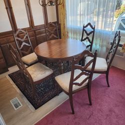 GIBBARD Dining table with 3 leafs and 6 chairs